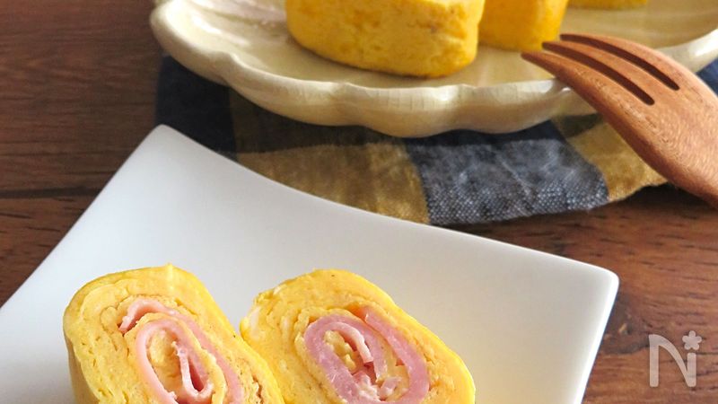 お弁当の彩りに ハムマヨ卵焼き 黒こしょう風味 By 佐藤 加奈子 Kaana57 レシピサイト Nadia ナディア プロの料理家のおいしいレシピ