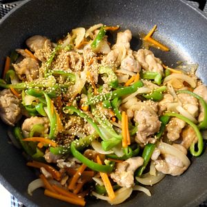 ヒラメの作ってみた!投稿(10分で爆速おかず♪【豚肉と野菜の甘酢炒め】)