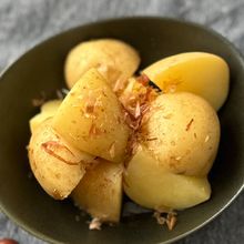 【10分で作り置き】新じゃがいもの煮っ転がし