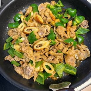 えりの作ってみた!投稿(【豚こまとちくわとピーマンのカレー炒め】ご飯泥棒な節約おかず)