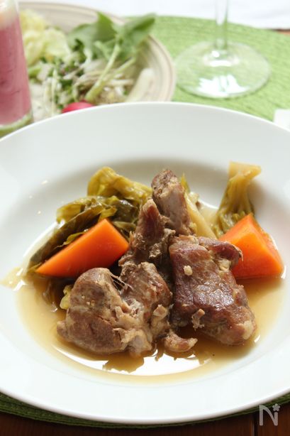 豚肉とキャベツの蒸し煮　ゴマ風味