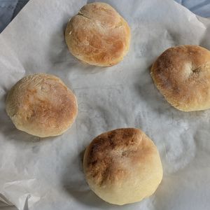 かずの作ってみた!投稿(《材料たったの2つ!》《誰でも簡単!》速攻作れるお手軽パン)