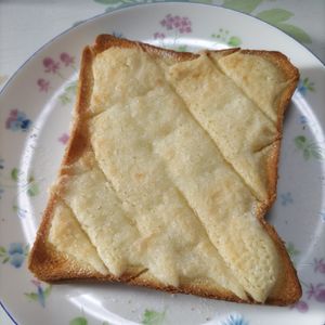 KUMIKOの作ってみた!投稿(食べたい時にすぐ作れる！【即席メロンパン風トースト】)