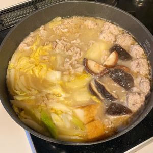 みわの作ってみた!投稿(シャキシャキ＆ふわふわ♩れんこん入りつくね鍋)