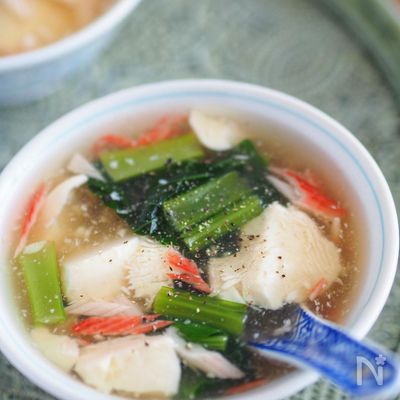 あと1品に。かにかまと豆腐のヘルシーとろみスープ