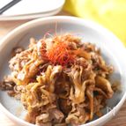 舞茸と牛切り落とし肉の甘辛コチュジャン炒め　辛さ調節OK！
