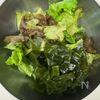 あと1品に《レタスとわかめのチョレギサラダ》の工程1