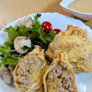 まゆのの作ってみた!投稿(油揚げのカリッカリッ衣のメンチみたいなコロッケ§衣づけ不要！)