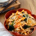 包丁いらず♪「昔あげ きざみ」ともやしとわかめのキムチサラダ