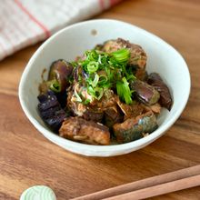 「とろけるなすのサバ味噌焼き」鯖缶で秒ごはん！