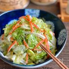 簡単副菜♪レタスとカニカマのうま塩サラダ