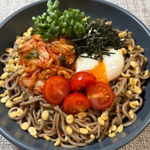 楽ラク手抜キッチン🐶🐾の作ってみた!投稿(まぜて、冷やして、のせるだけ『ツルっと、ピリ辛冷やしうどん』)