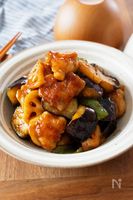 『鶏もも肉と秋野菜の甘酢炒め』たれが絡んでご飯が進む♫