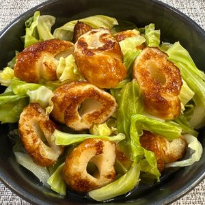 楽ラク手抜キッチン🐶🐾の作ってみた!投稿(キャベツと竹輪のくたくた煮)