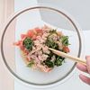 めんつゆに飽きたらこれ！ツナトマトの塩レモンそうめんの工程2