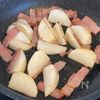 抱えて食べたい♪【かぶとベーコンのシーザー】の工程2