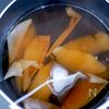やさしい甘さでご自愛。ももの皮の紅茶の工程2