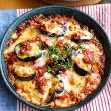 【茄子のミートソースグラタン】トマト缶で濃厚♡