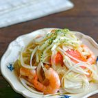 新玉ねぎとスモークサーモンと海老のマリネ