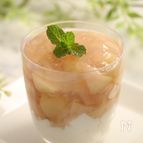 レンジで簡単！とろとろ杏仁豆腐　桃のコンポート添え