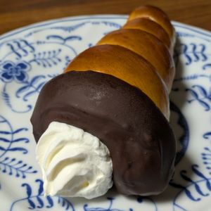 つーやんの作ってみた!投稿(チョコ＆生クリームの『コルネ』)