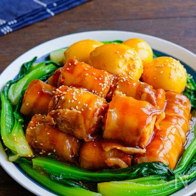 レンジで簡単!豚巻き絹厚揚げの角煮風