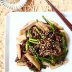 たたきれんこんと牛肉のオイスターソース炒め