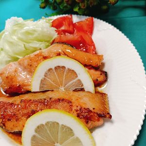 AKARI☆の作ってみた!投稿(【鮭のレモンバター醤油ソテー】さっぱりコク旨♡簡単お魚レシピ)