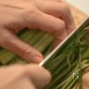 タレで戻すのが正解‼︎『トロたく生春巻』の工程1