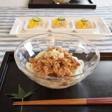 肉コロうどん