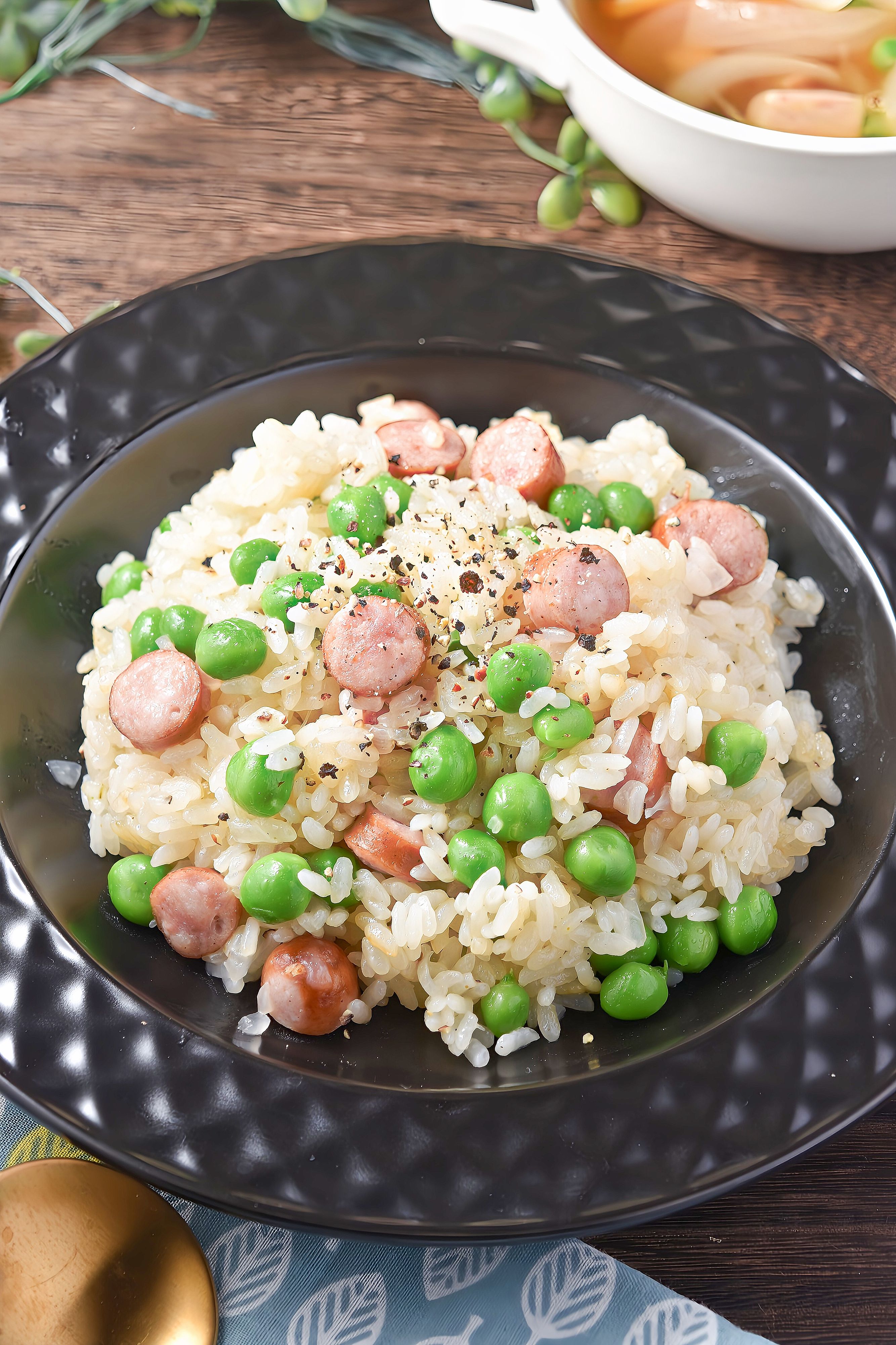 子どもも喜ぶ豆ごはん♪炊飯器で【グリーンピースピラフ】 | レシピ