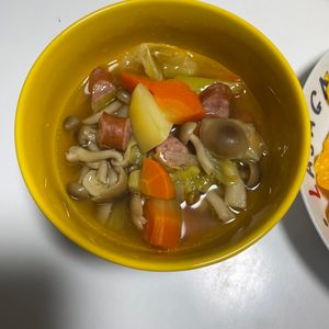 しんやの作ってみた!投稿(野菜の旨味たっぷり♡お鍋でコトコト煮込む我が家のバターポトフ)