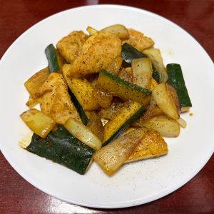 りんごの作ってみた!投稿(【鶏むね肉とズッキーニのカレーソテー】レモンでさっぱり味変♪)