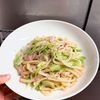 ケの作ってみた!投稿(冷蔵庫の定番でパパッと♪【ベーコンとレタスの焼きうどん】)