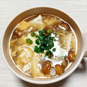 よっこの作ってみた!投稿(ほっこり、とろうま♪くずし豆腐となめこのとろたまスープ)