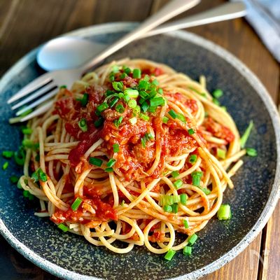 レンジで作るソースが絶品！【トマトとツナのスパゲッティ】