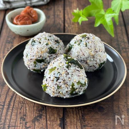 【我が家の人気おにぎり】 家にある材料でパパッと混ぜるだけ。