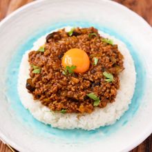 夏野菜と納豆で作る!ヘルシーで激ウマの『キーマカレー』