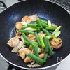 海老と豚肉の玉子もやし炒めの工程3