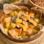 ほくほくじゃがいもと鮭の味噌バター蒸し