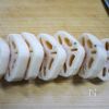 粉チーズたっぷりで「大人の蓮根肉詰め焼き」の下準備
