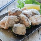 片栗粉を付けて揚げるだけ！サバ缶で簡単竜田揚げ！！