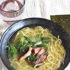 【チンゲン菜とベーコンの塩ラーメン】スープも簡単手作りで♪