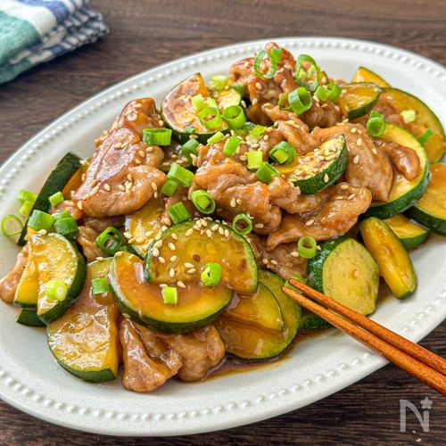 ご飯がすすむ！【豚こまとズッキーニの生姜焼き】