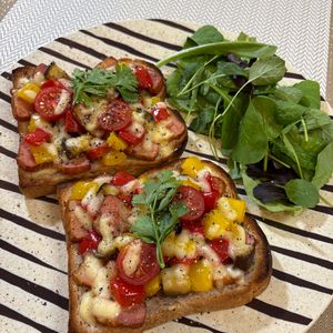 楽ラク手抜キッチン🐶🐾の作ってみた!投稿(夏野菜たっぷり！チーズトースト)