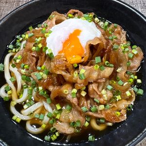楽ラク手抜キッチン🐶🐾の作ってみた!投稿(【男子大満足♡︎冷ぶっかけ温玉肉うどん】ランチに♪)