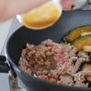 ワンパン10分！【かぼちゃと厚揚げのコク旨カレーそぼろ炒め】の工程6
