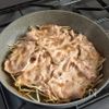 フライパンひとつ!豚肉ともやしのうま塩蒸し焼きの工程4