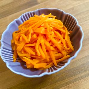 ゆかりの作ってみた!投稿(【人参しりしり】味付けは白だしだけ♪なにも作りたくない日に。)