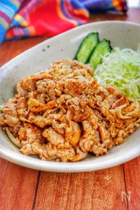 ご飯が進む♪【新玉ねぎと豚こまのピリ辛味噌炒め】